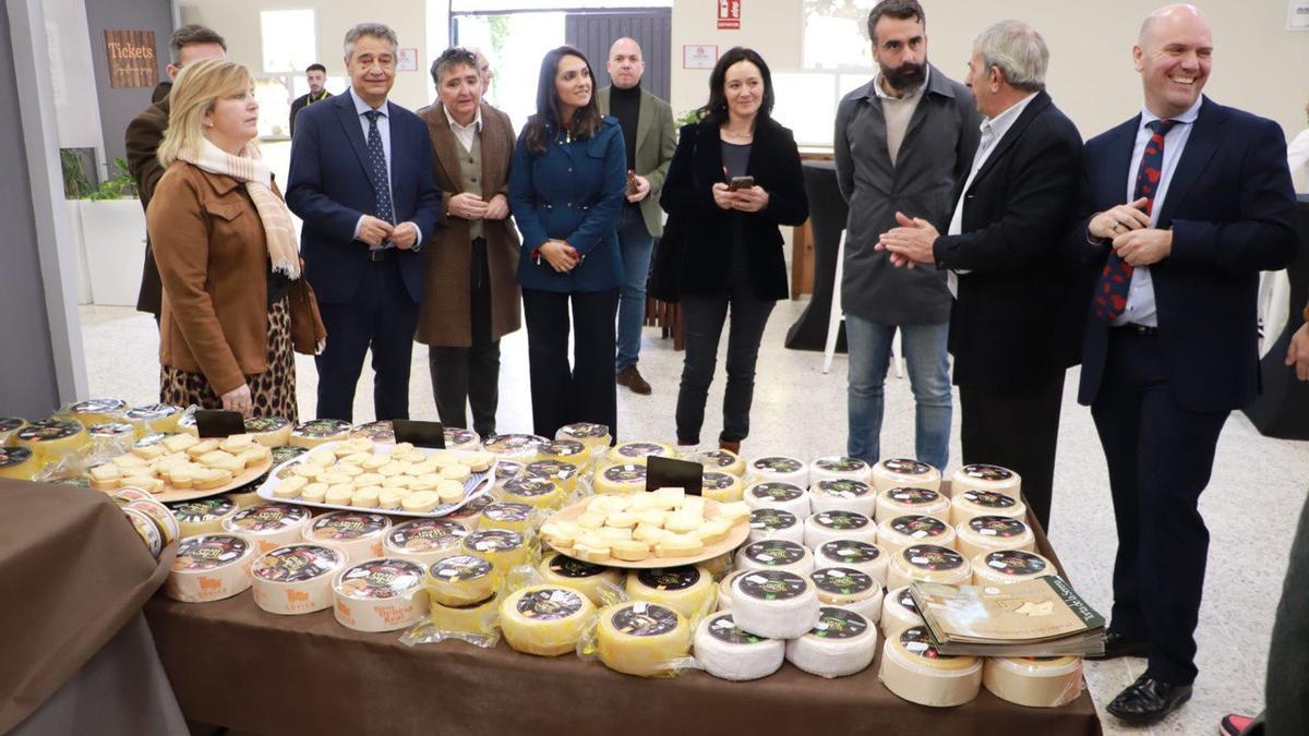 Abre la Feria del Queso de Hinojosa del Duque