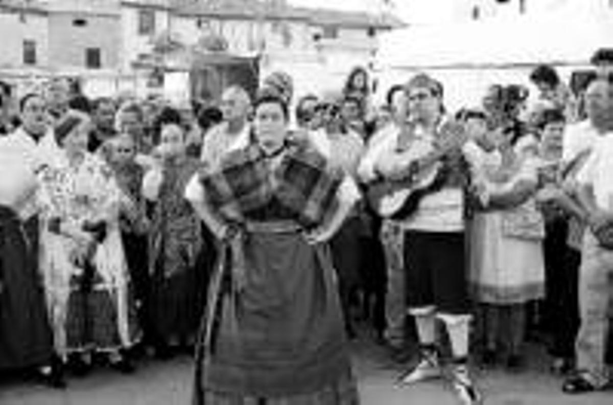 La ronda jotera recupera todo su esplendor en plenas fiestas