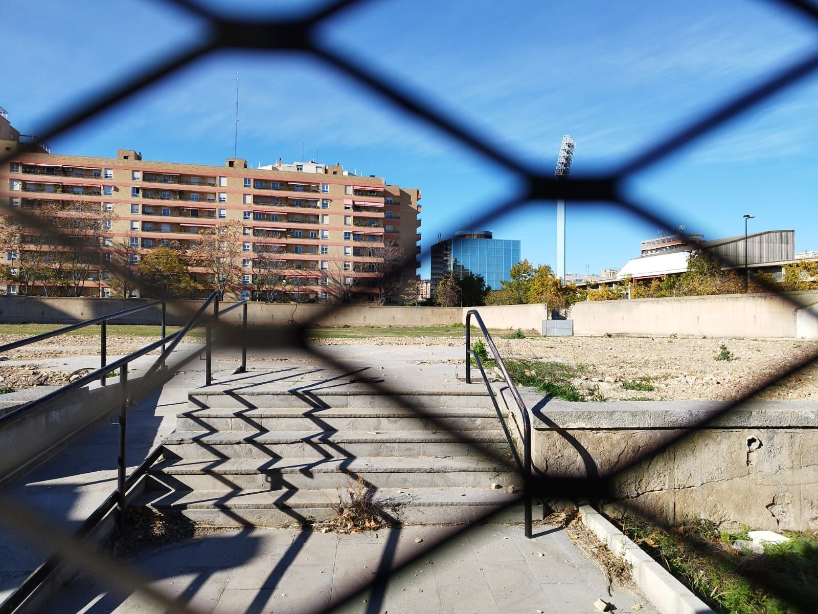 EN IMÁGENES | Un codiciado solar junto a La Romareda ya está disponible