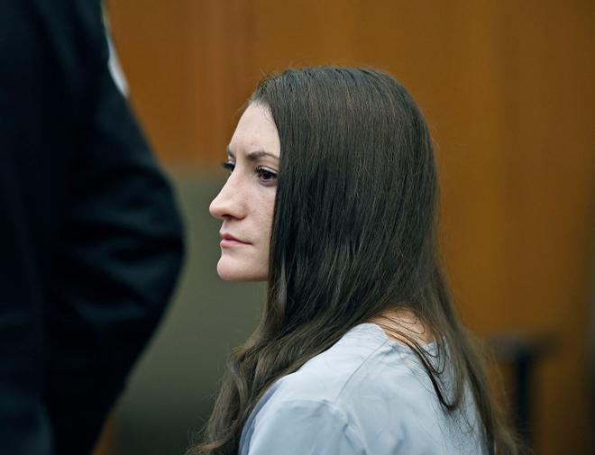 El juez planea declarar nulo el juicio contra Lindsay Clancy tras el bloqueo del jurado