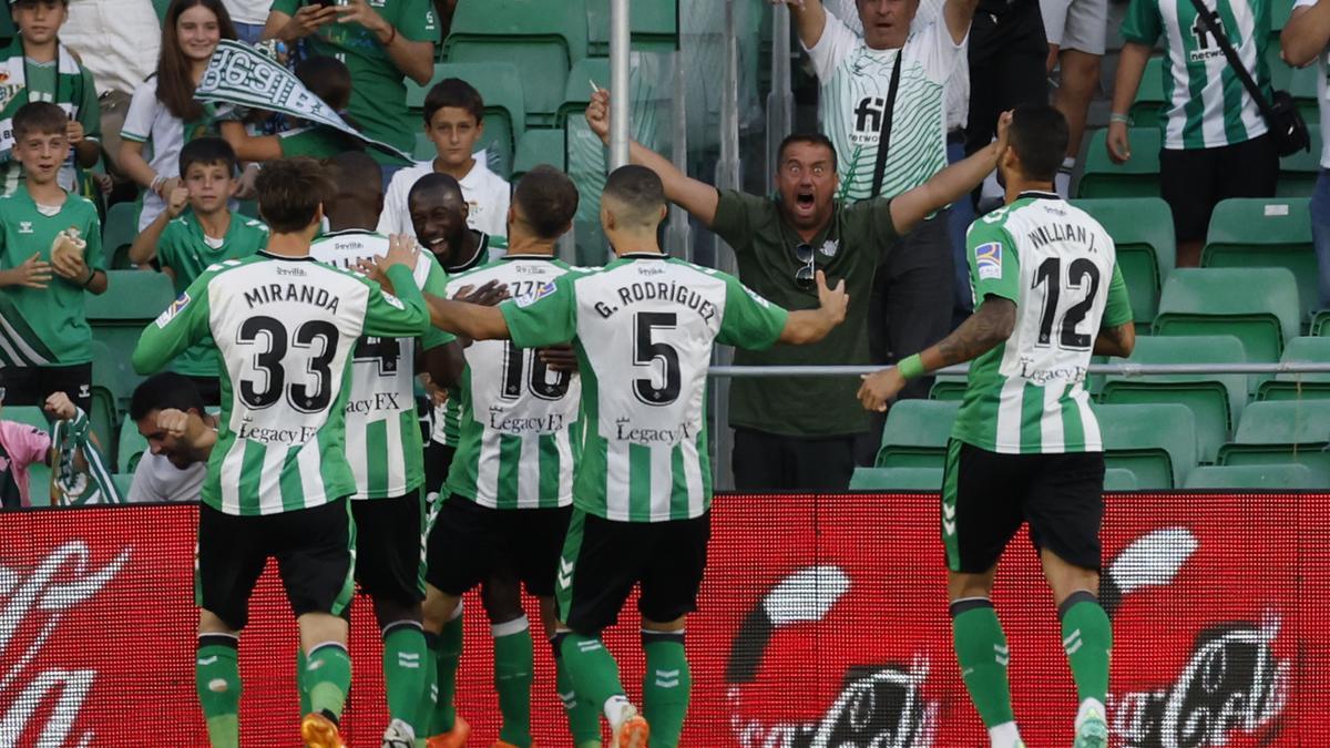 Resumen, goles y highlights del Betis 3 - 1 Rayo Vallecano de la jornada 34 de LaLiga Santander | LALIGA