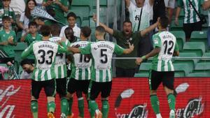 Resumen, goles y highlights del Betis 3 - 1 Rayo Vallecano de la jornada 34 de LaLiga Santander | LALIGA