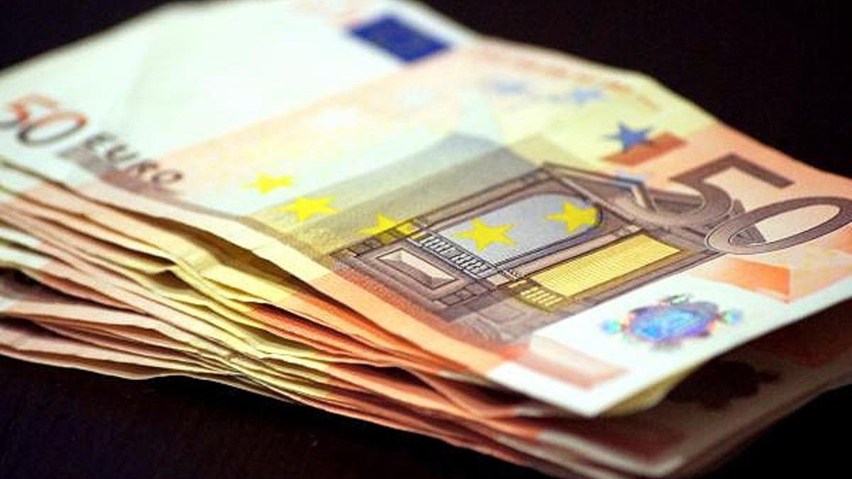 Asociaciones de consumidores de EEUU y Europa piden garantizar los pagos en efectivo