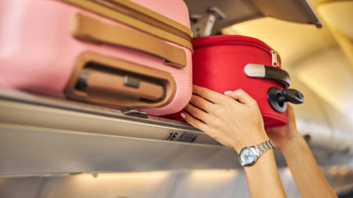 Equipaje de mano en el avión: cómo llevarlo correctamente