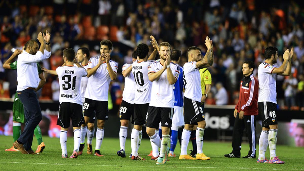 El Valencia de Nuno celebra la plácida victoria ante el Elche CF