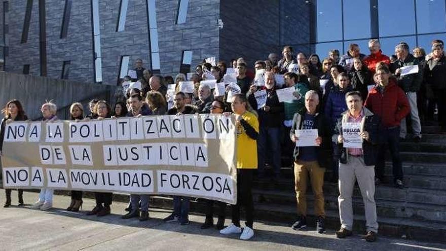 Los funcionarios de Justicia, contra la reforma judicial en Gijón