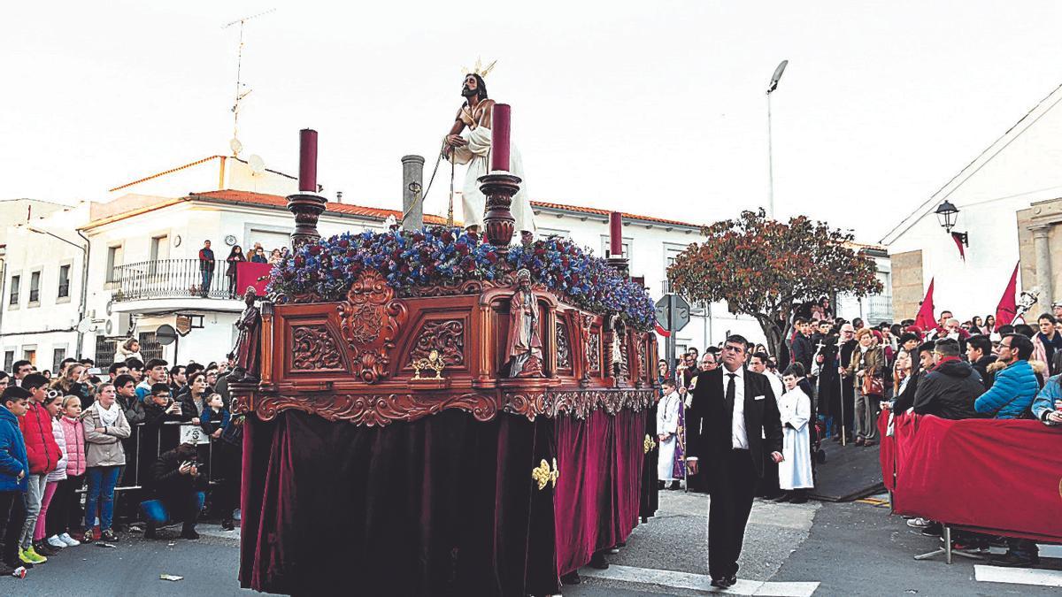 Jesús del Silencio amarrado a la Columna: Recogimiento el lunes santo.