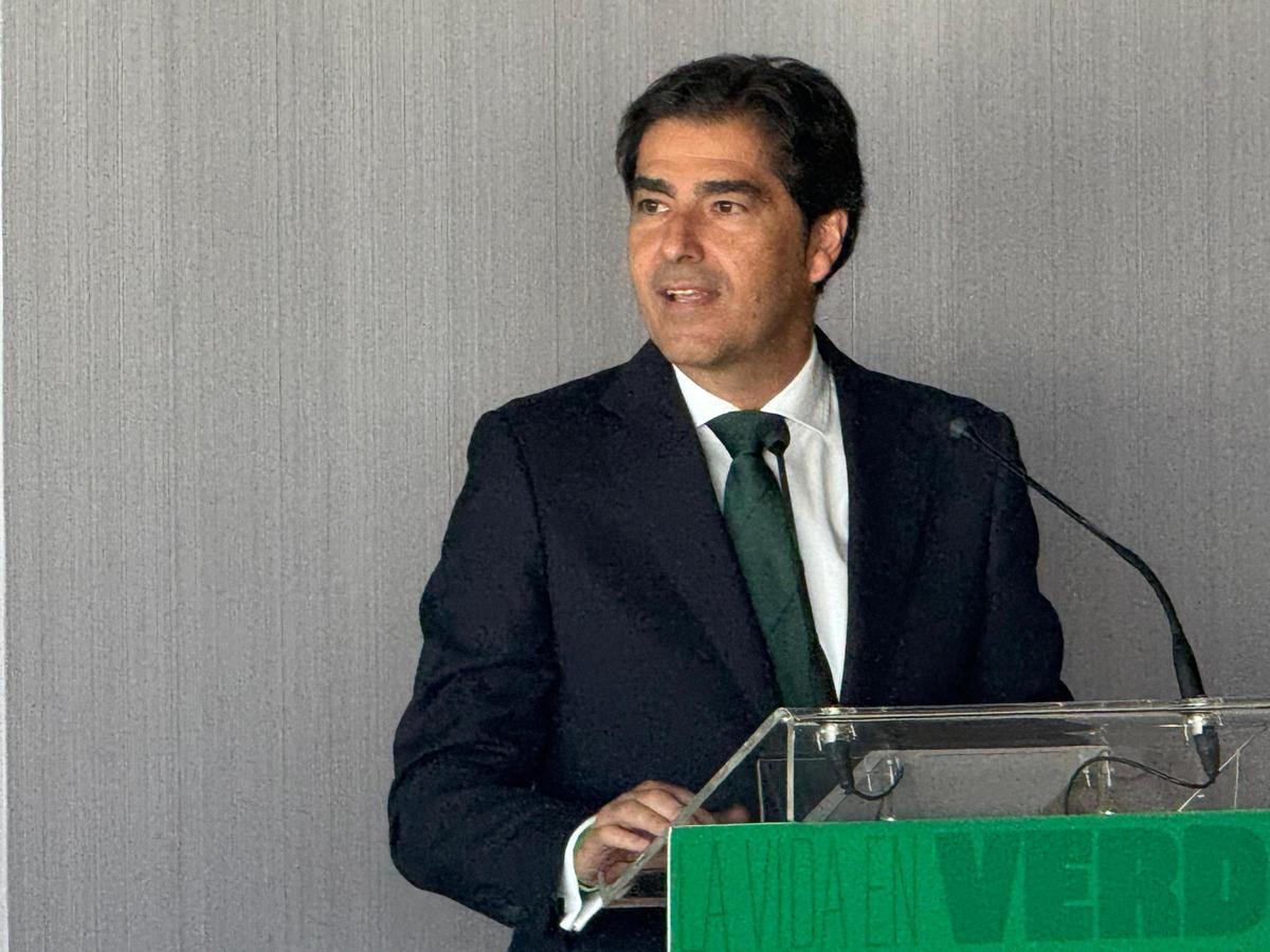 Ángel Haro, presidente del Betis, durante la presentación de Álvaro Valles