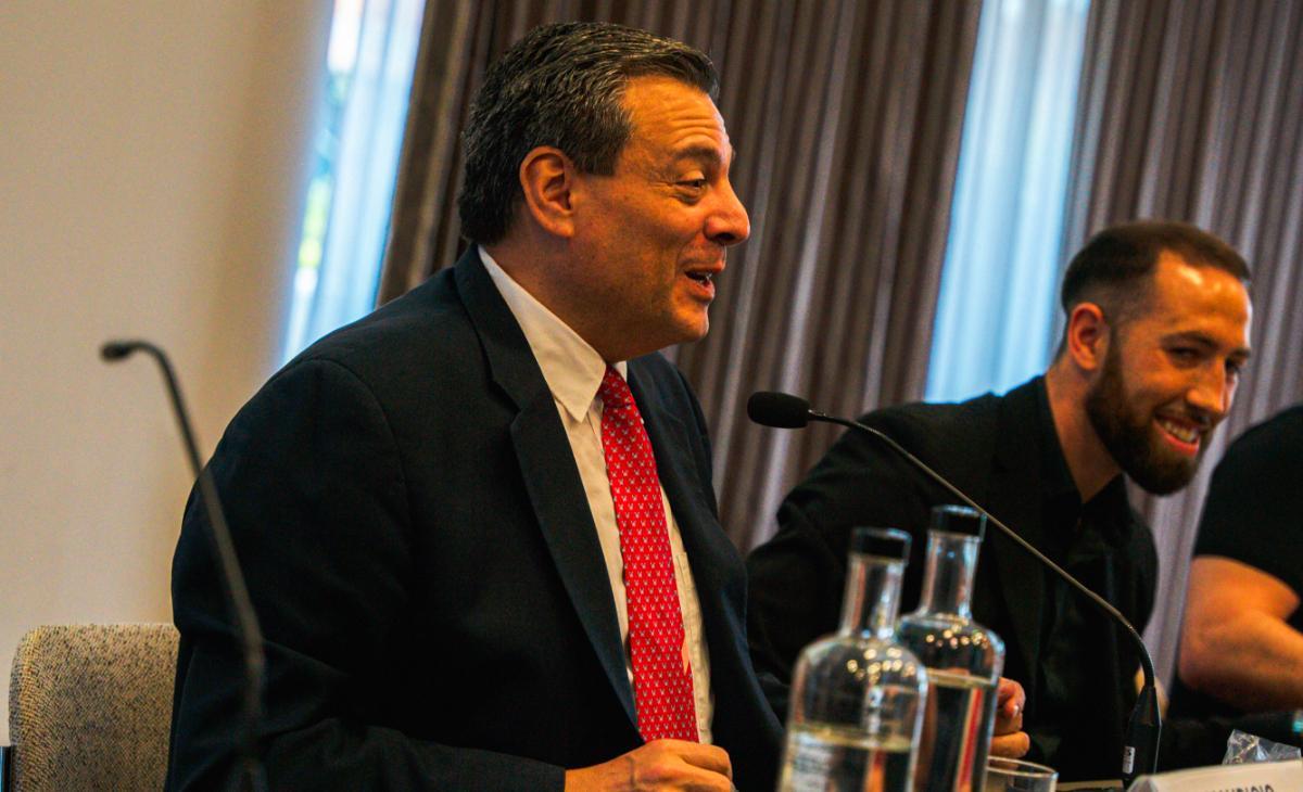 Mauricio Sulaimán y Sandor Martín conectaron muy bien