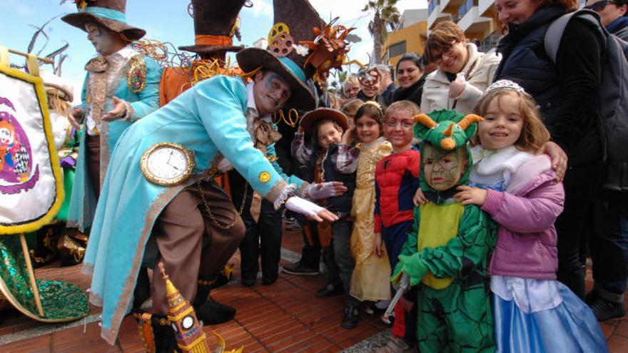 64 participantes buscan un título en la corte del Carnaval de los cuentos