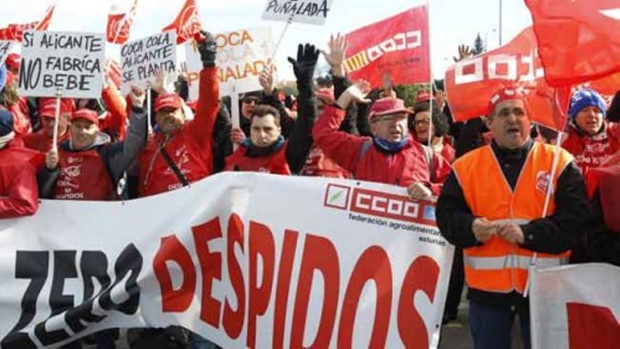 Multitudinarias manifestaciones en Alicante y Valencia contra el ERE de Coca Cola