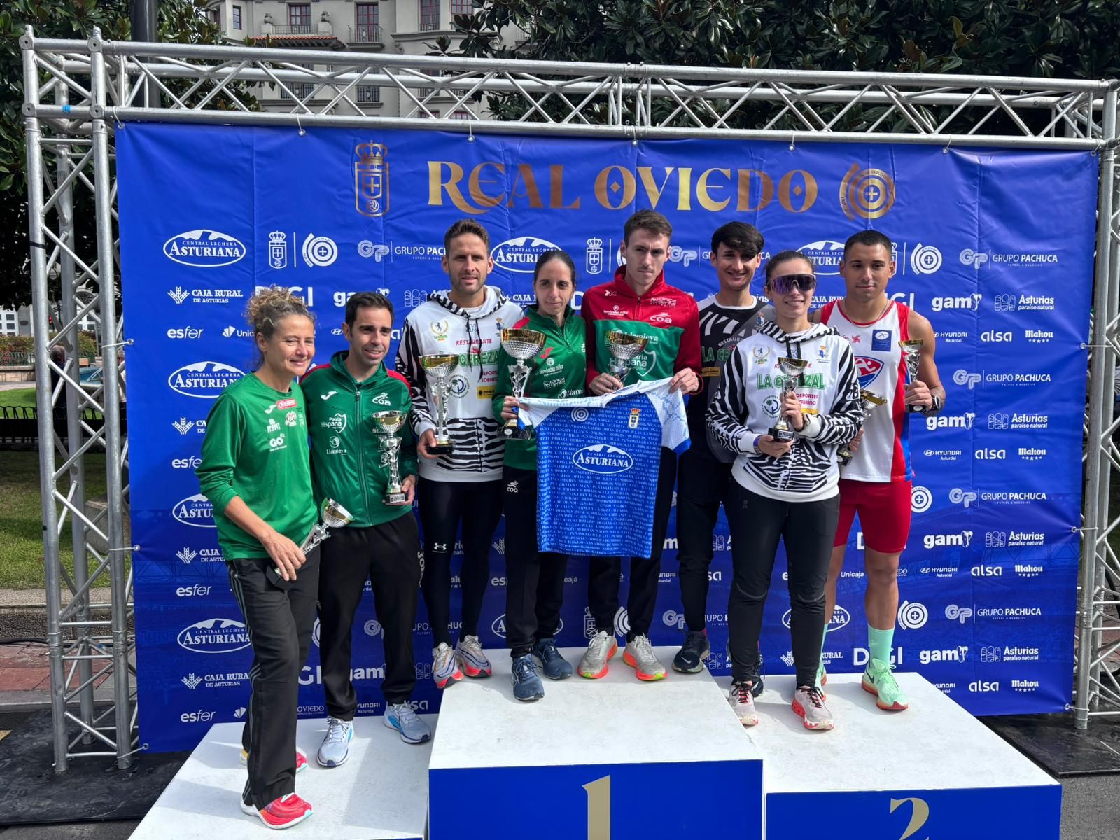 EN IMÁGENES: Así ha sido la carrera por el centenario del Real Oviedo