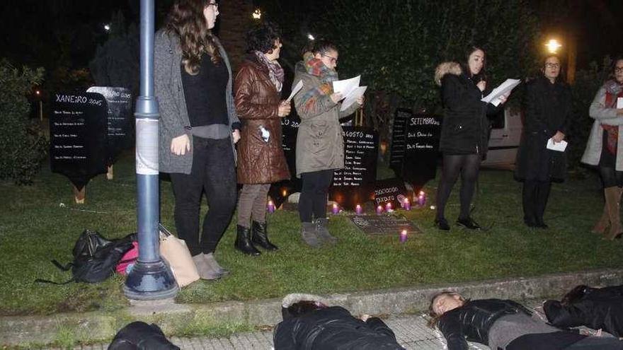 Acto contra la violencia machista en Cangas. // Santos A.