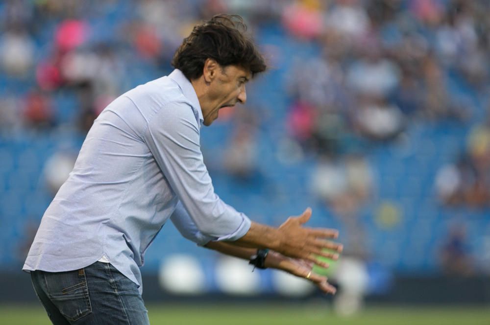 El Hércules despide al técnico argentino tras ganar por 3-2 al Peralada con mucho sufrimiento.