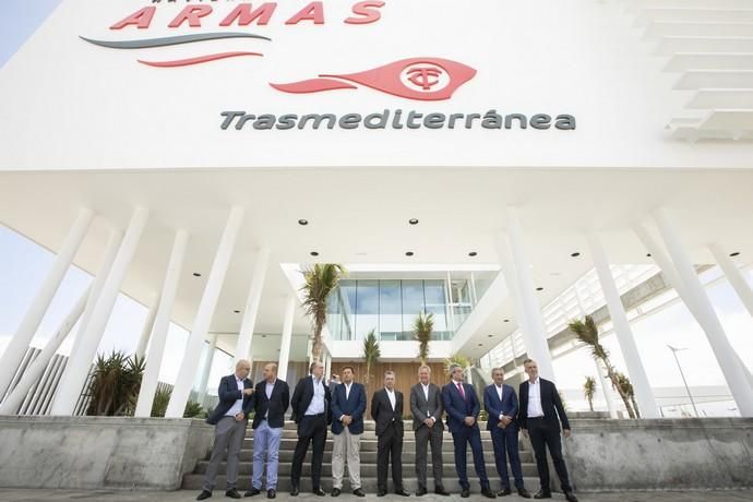 12.09.19. Las Palmas de Gran Canaria. Nueva terminal de la Naviera Armas en el Puerto de Las Palmas. El presidente de Canarias recorre el nuevo edificio terminal y el catamarán Volcán de Tagoro acompañado por Antonio Armas Fernández. Foto Quique Curbelo  | 12/09/2019 | Fotógrafo: Quique Curbelo