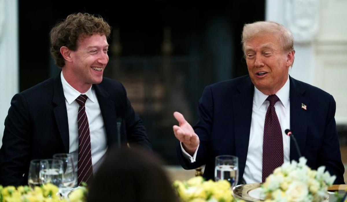El magnate tecnológico Mark Zuckerberg, director ejecutivo de Meta, junto al presidente estadounidense Donald Trump.