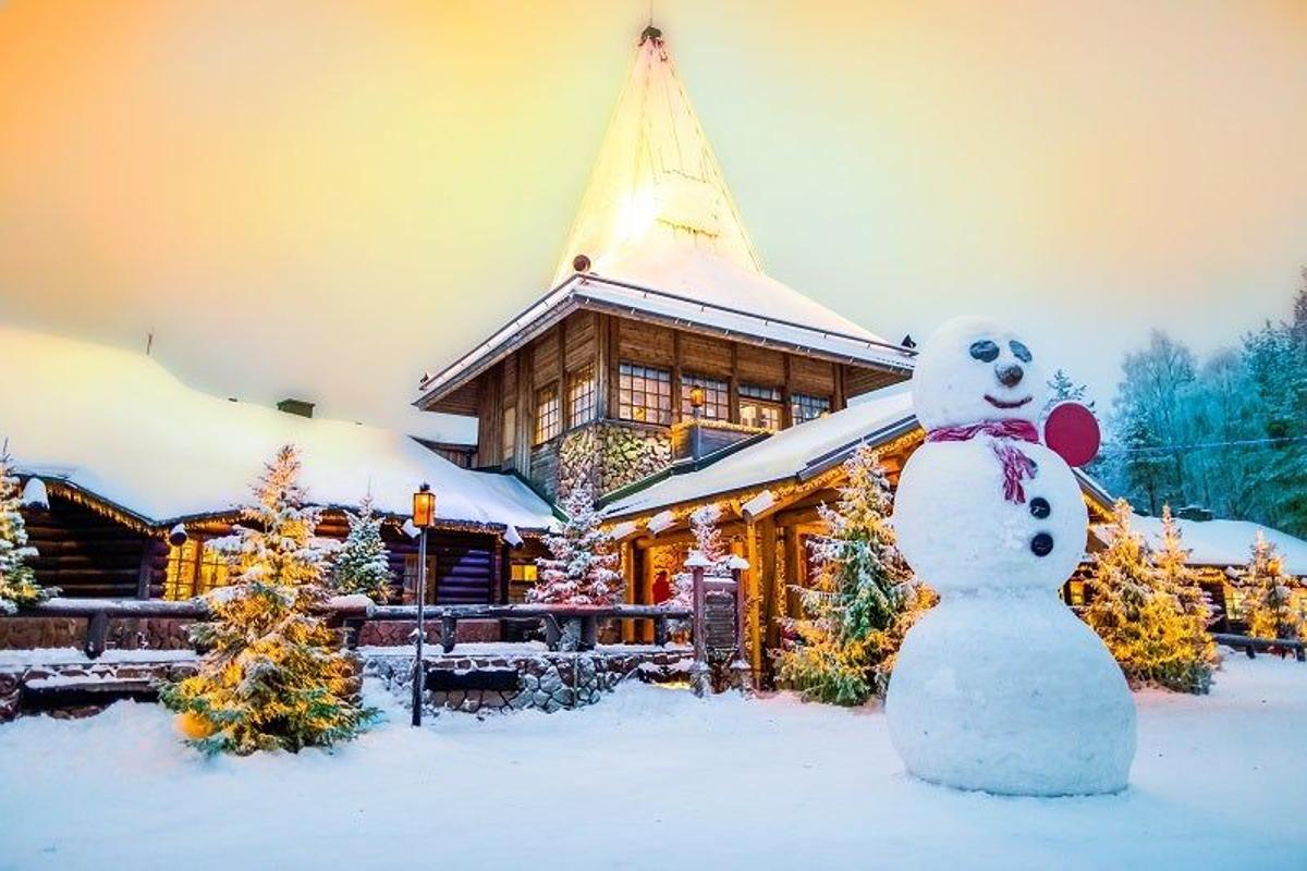 Aldea de Papá Noel en moto de nieve + Paseo en trineo de renos