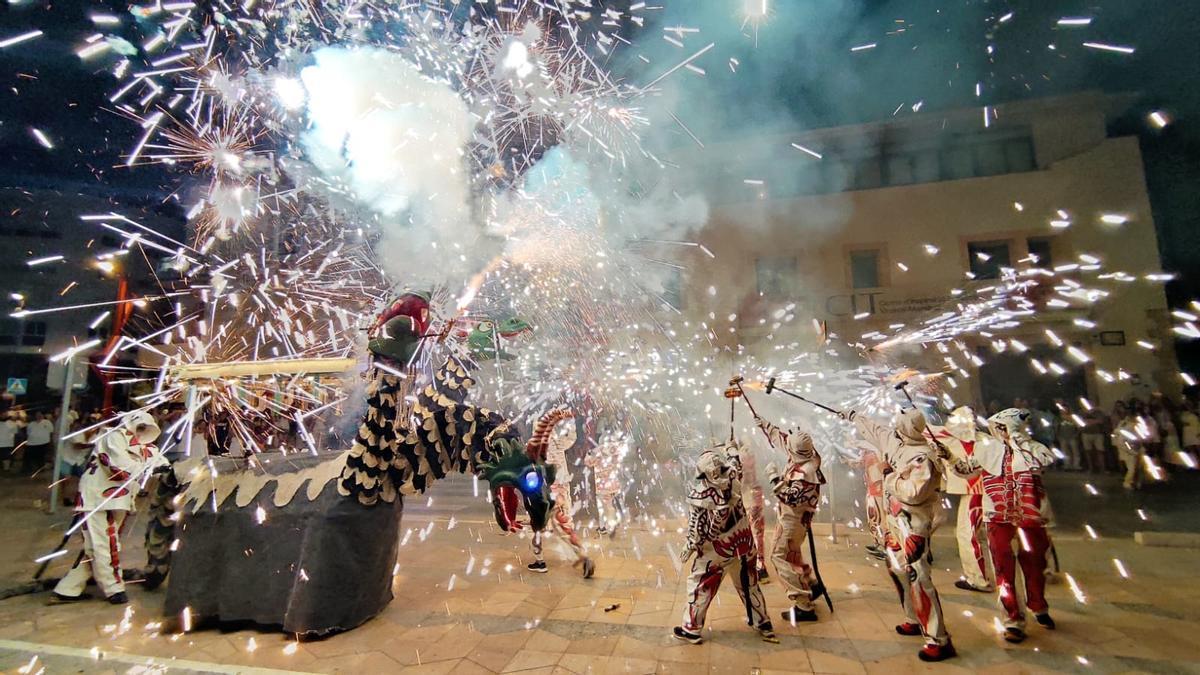 El fuego y los Dimonis cobran especial protagonismo en la Nit de Sant Joan.