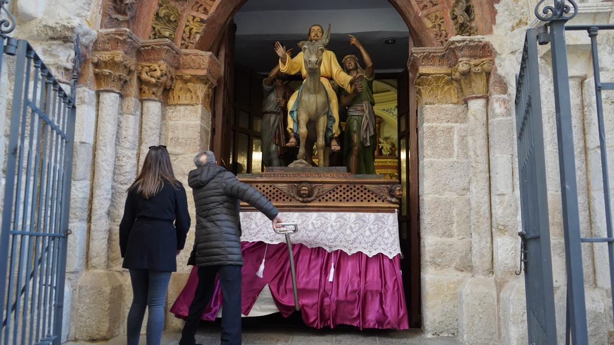 La Borriquita sale de San Vicente