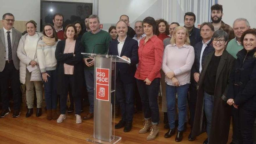 El Comité Executivo Provincial del PSdeG-PSOE, reunido ayer en Pontevedra. // R.V.