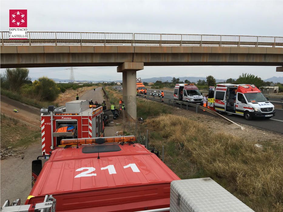 Accidente con un muerto y dos heridos en la AP-7 en Vila-real