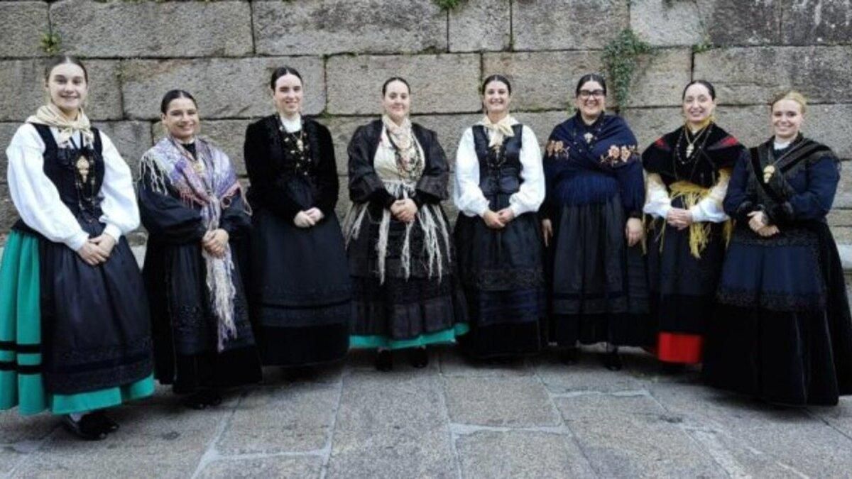As Cantareiras de Ultreia devolven a tradición á capital