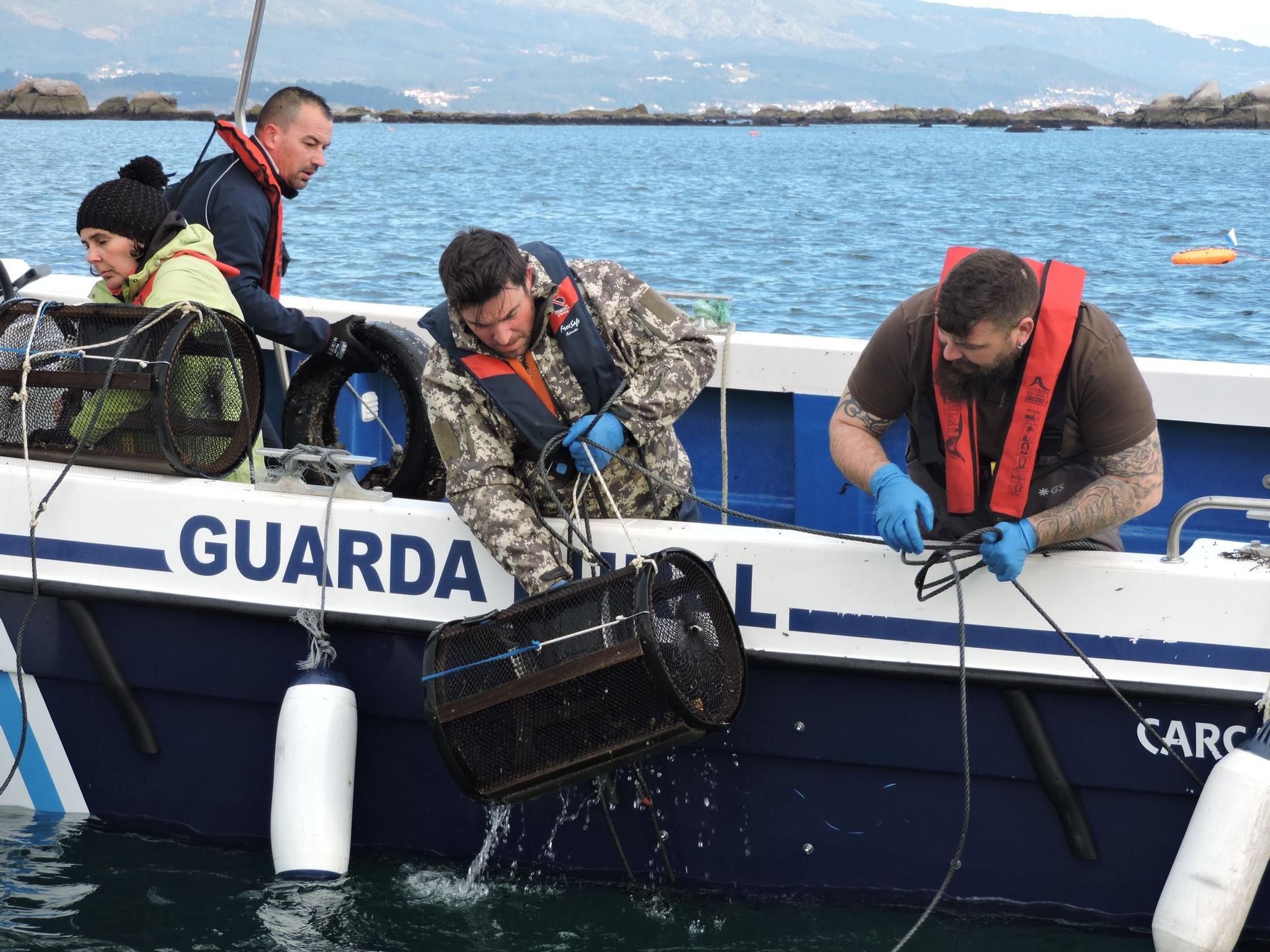 Así se lucha contra la basura marina en Areoso