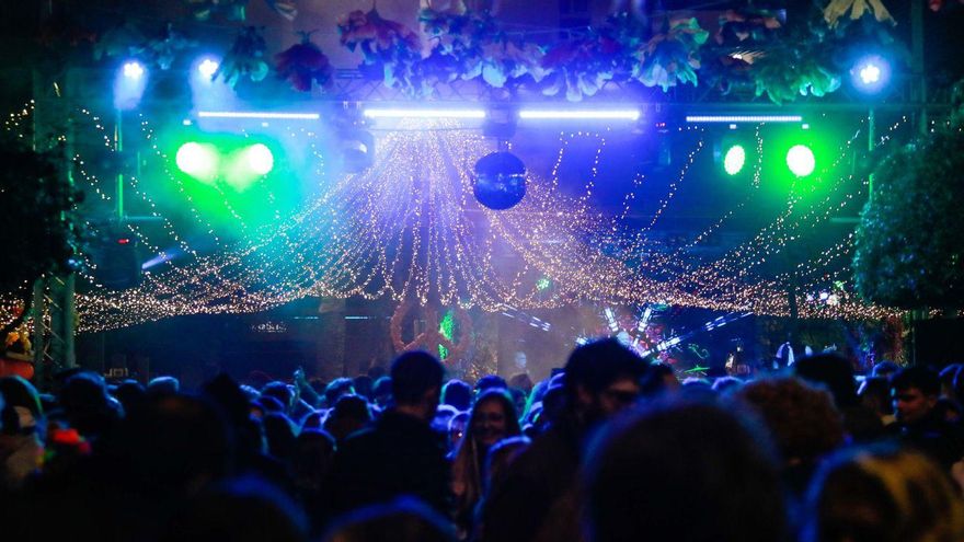 Ambiente en la fiesta
Flower del pasado año 
en Sant Antoni.  toni escobar