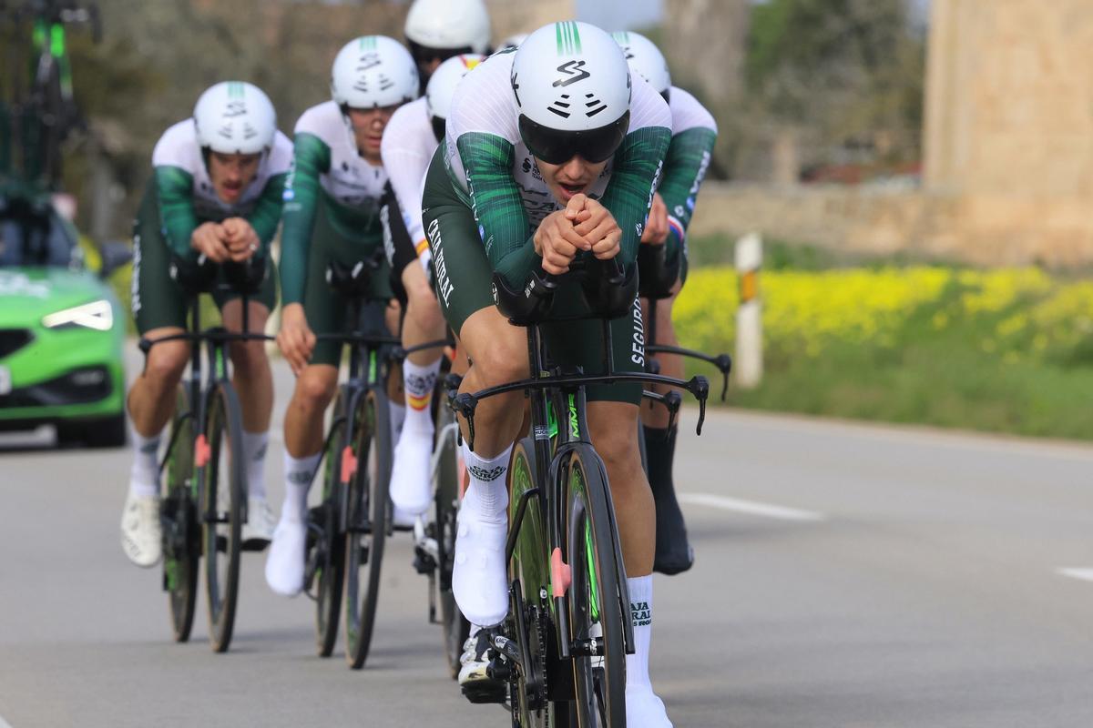 El Caja Rural, durante la contrarreloj por equipos de la Challenge de Mallorca.