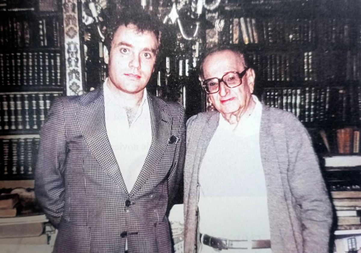 Joaquín Palmerola, con Manuel Blasco en 1983. |  ARCHIVO MANUEL BLASCO