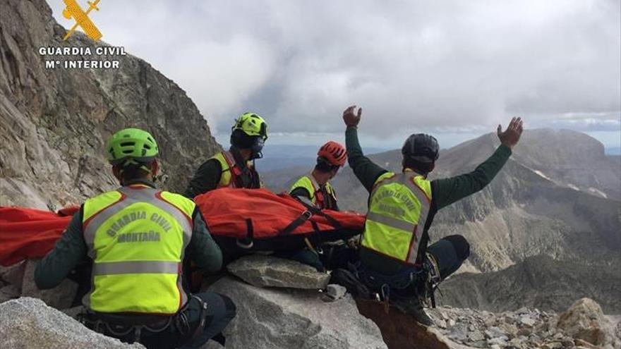 Un montañero fallecido y 22 evacuados en el Pirineo en 3 días