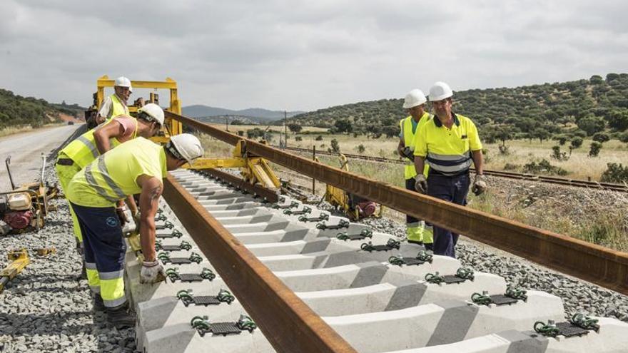 El fin de semana no circularán trenes entre Mérida y Badajoz