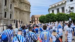 La 'fan zone' de la Real Sociedad se desborda y obliga a intervenir a la Policía