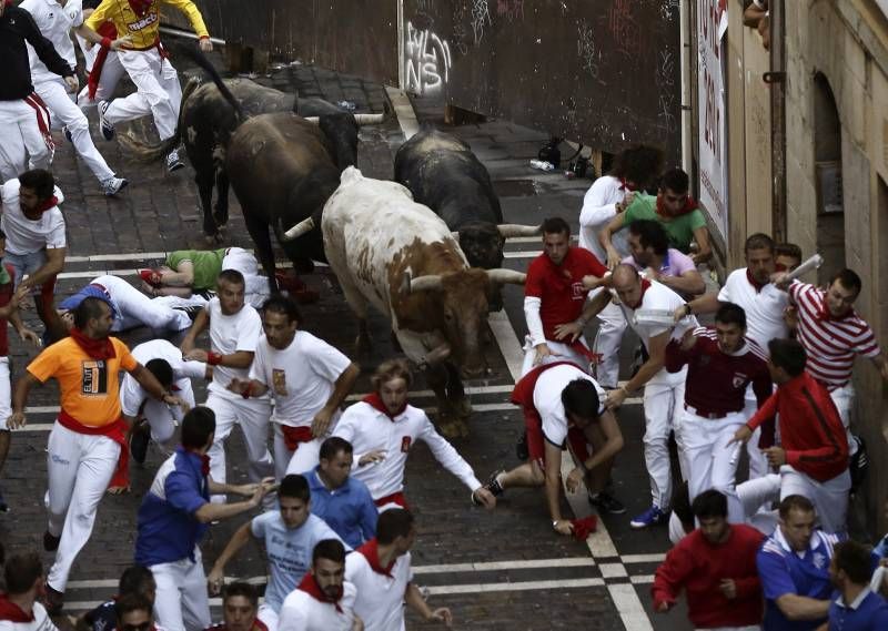 Fotogalería del sexto encierro de San Fermín