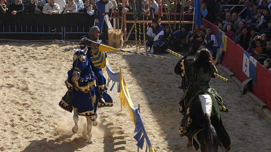 Miles de personas acuden al Mercado Medieval