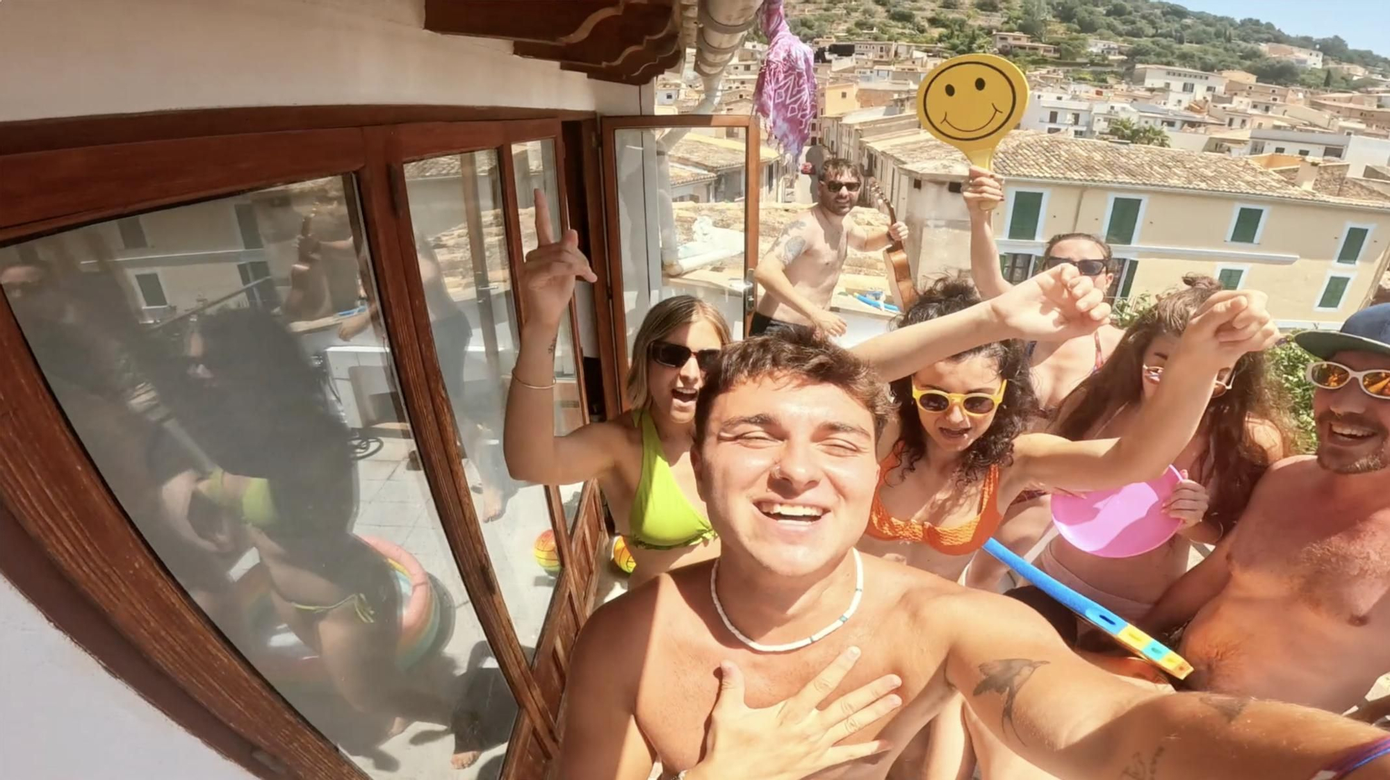Las imágenes del videoclip de Xanguito contra la masificación turística