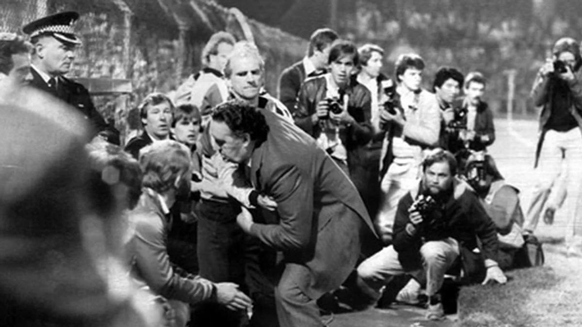 Momento en el que Jock Stein sufre el edema pulmonar agudo que acabó con su vida