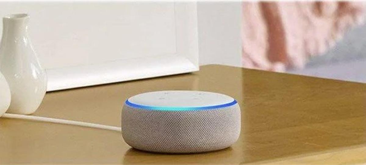 Altavoz inteligente Amazon Echo Punto con Alexa