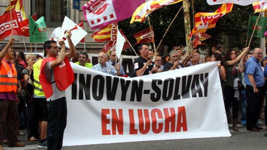 Treballadors de Solvay, ara Inovyn, durant una mobilització.