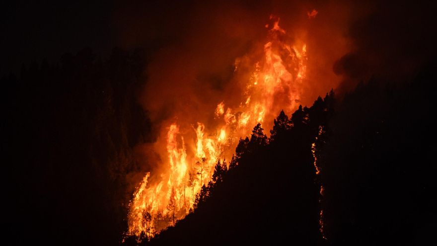 Tornado de fuego originado en el incendio de Tenerife