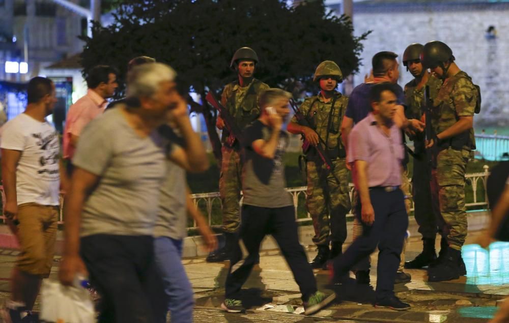 Soldats de l''exèrcit turc desplegats a Istanbul