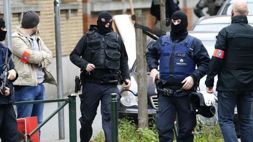 Detenen dos presumptes terroristes que planejaven atemptar a Brussel·les