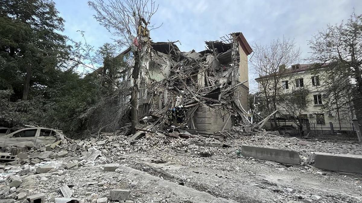 At least two killed in overnight shelling in Zaporizhzhia, southeastern Ukraine