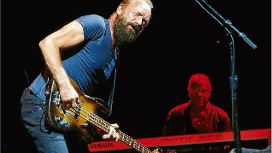 Sting, amb una frondosa barba, va donar ahir el tret de sortida al Festival de Cap Roig.