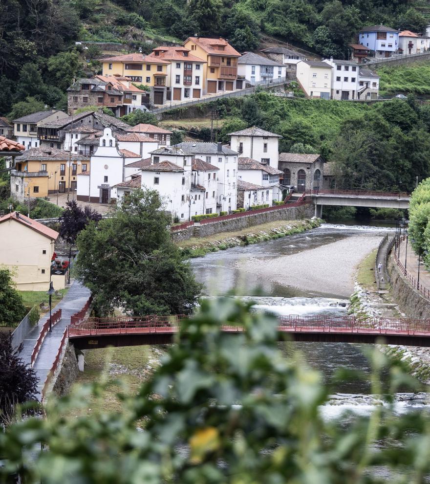 Asturianos en Cangas del Narcea, un recorrido por el municipio