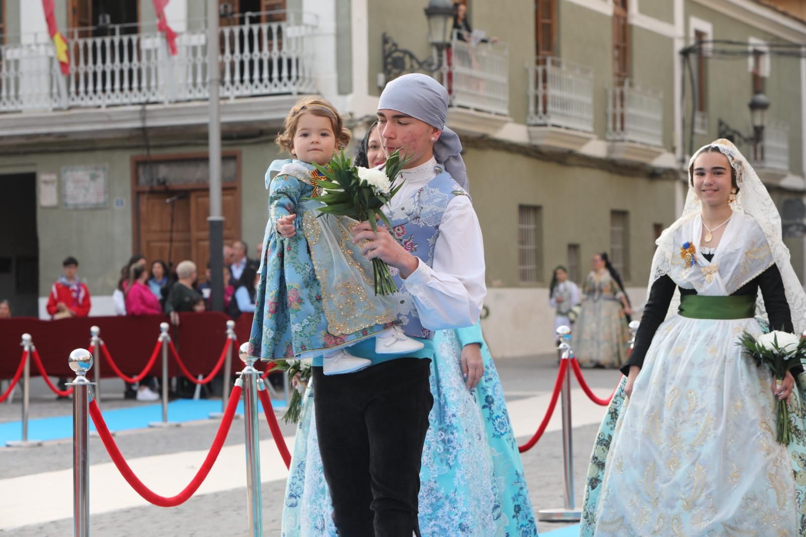 Búscate en la ofrenda a la virgen en Paterna