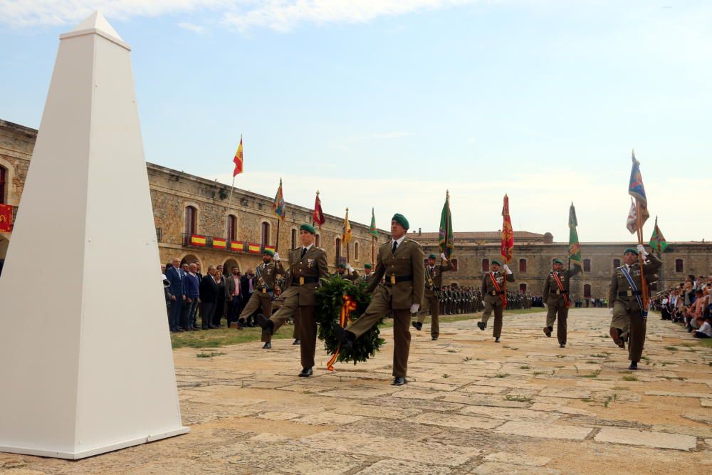 Més de 300 persones juren bandera al Castell de Figueres