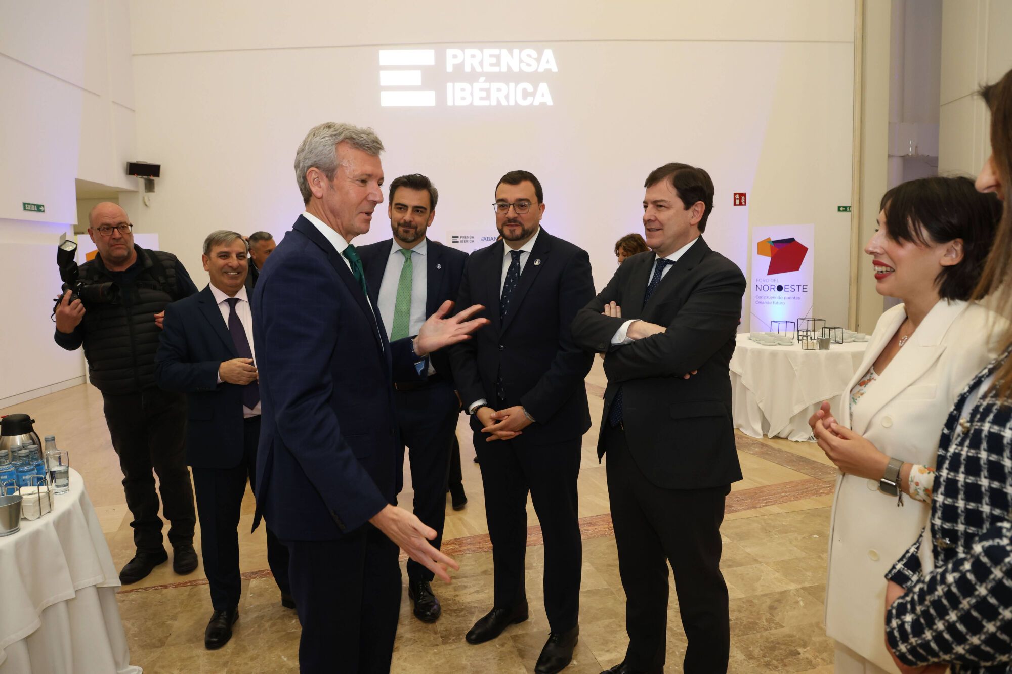 Los presidentes autonómicos de Galicia, Asturias y Castilla y León se suman al Foro del Noroeste para participar en una mesa redonda.