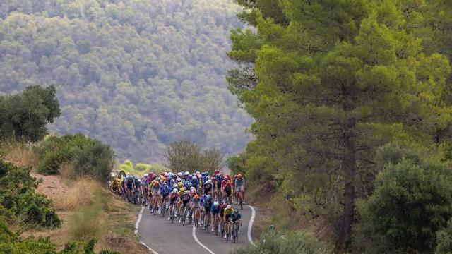 El pilot de la Vuelta, en el recorregut d’ahir cap a Roquetes. | JOSEP LAGO / AFP