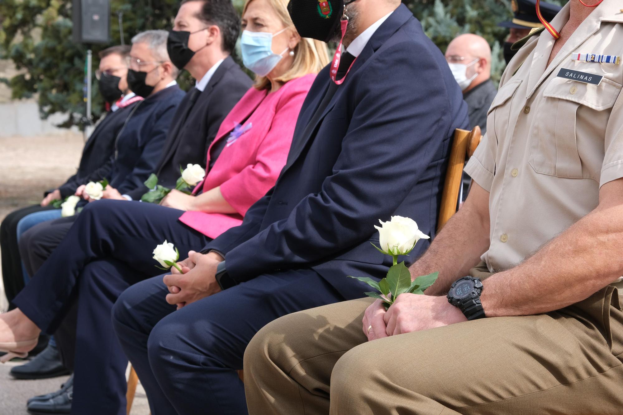 Así ha sido el homenaje a los 111 fallecidos por covid en Elda